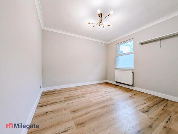 1 Bedroom Flat To Rent In Manor Mount, London, SE23