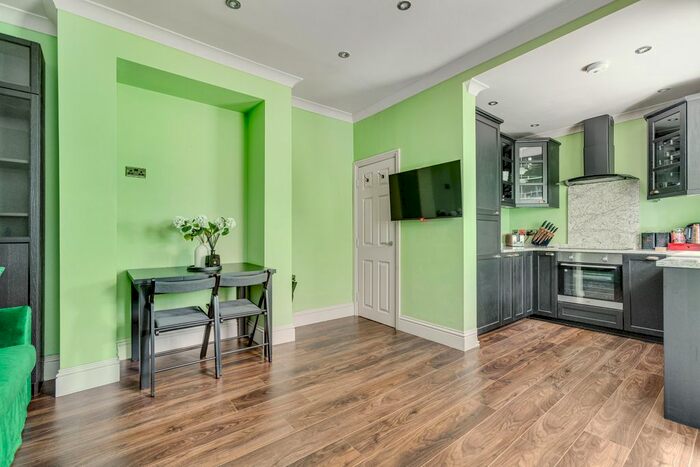 2 Bedroom Flat To Rent In Brighton Terrace, Brixton, SW9