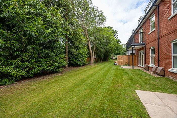 2 Bedroom Flat For Sale In Evreham Road, Iver, SL0
