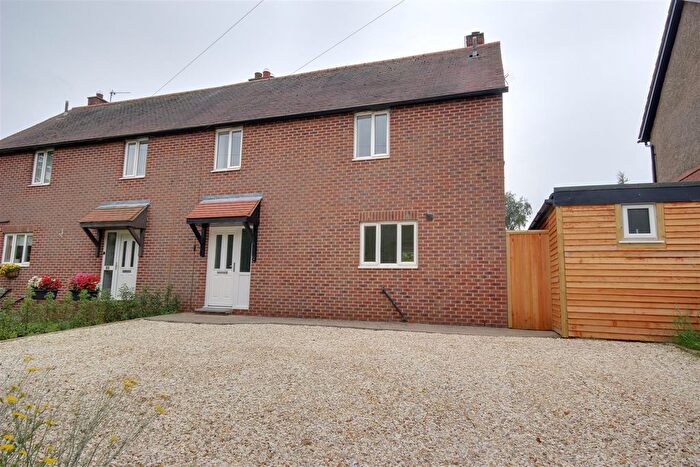 3 Bedroom Semi-Detached House For Sale In Main Street, Hotham, York, YO43