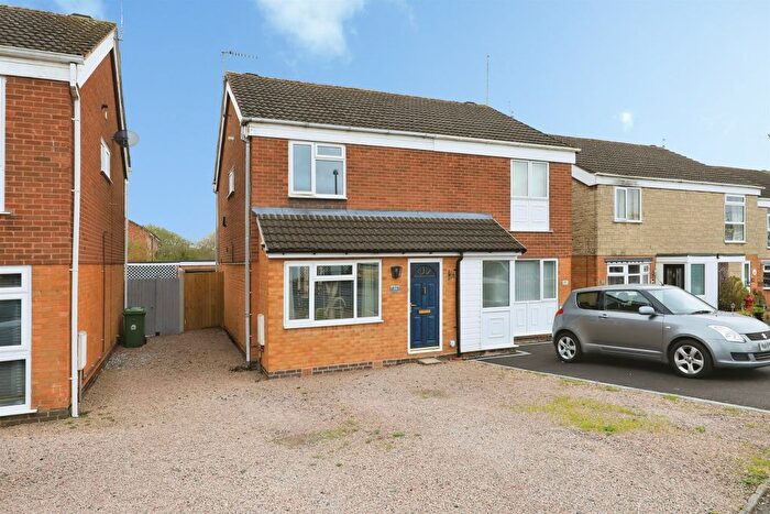 3 Bedroom Semi Detached House For Sale In Puxton Drive, Kidderminster, DY11