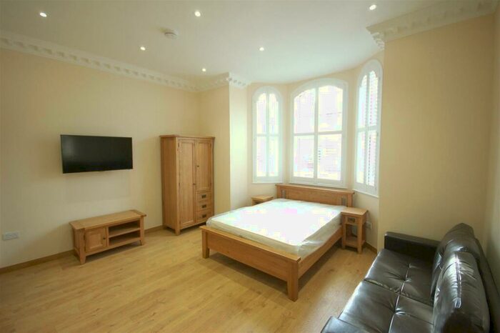 Studio To Rent In Russell Street, Reading, RG1