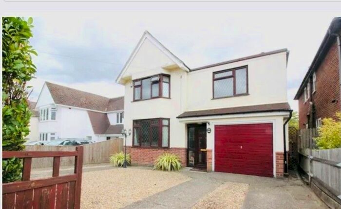 4 Bedroom Detached House To Rent In Wokingham Road, Earley, Reading, RG6
