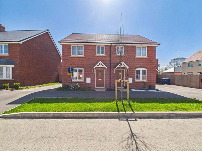 3 Bedroom Semi Detached House For Sale In Blakehill Drive, Innsworth, Gloucester, Gloucestershire, GL3