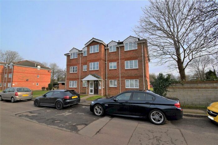2 Bedroom Apartment To Rent In Sherborne Road, Farnborough, Hampshire, GU14
