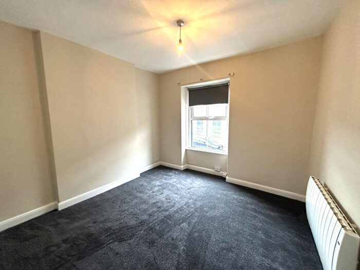 1 Bedroom Flat To Rent In A Leeds Otley, LS21