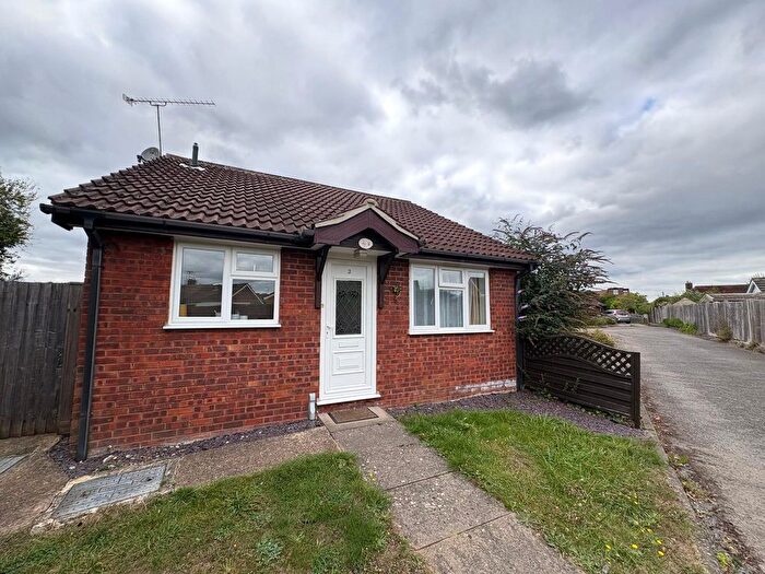 2 Bedroom Bungalow To Rent In Lea Close, Ash, Aldershot, GU12