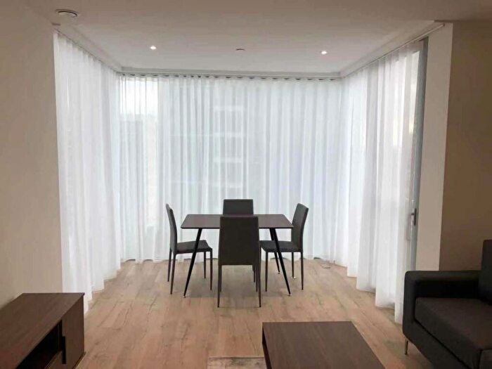 1 Bedroom Flat To Rent In Neroli House, Piazza Walk, E1