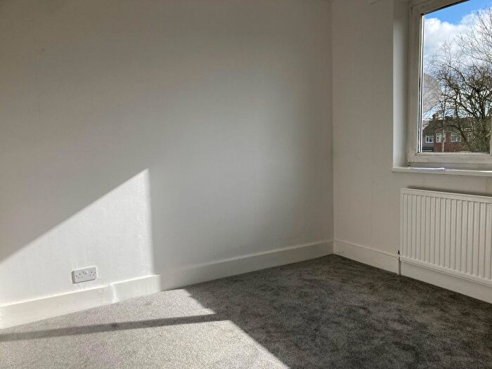 3 Bedroom Semi-Detached House To Rent In Western Avenue, Dagenham, RM10