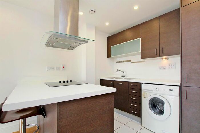 1 Bedroom Flat To Rent In Christian Street, London, E1