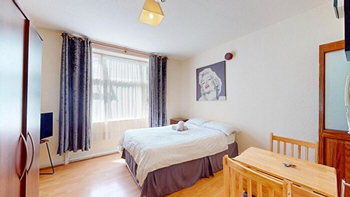 Studio To Rent In Chatsworth Road, Mapesbury, London, NW2