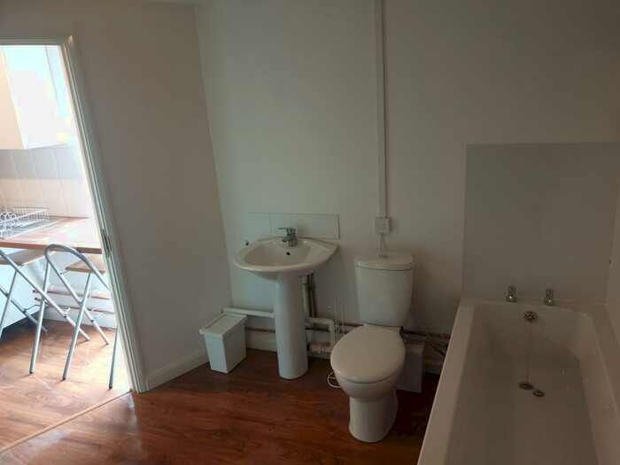 3 Bedroom Flat To Rent In Sherwood Street, Warsop, Nottingham, NG20