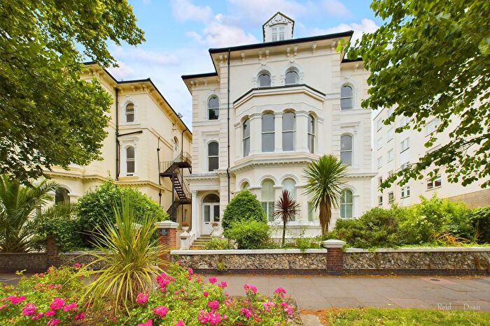 3 Bedroom Flat To Rent In Devonshire Place, Eastbourne, BN21