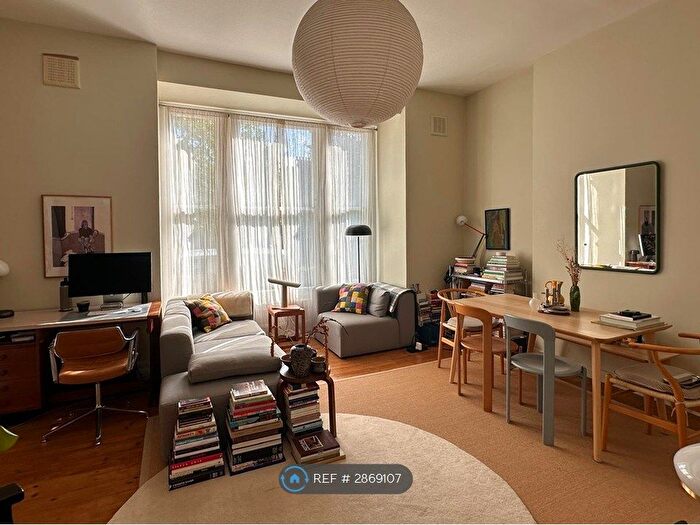 1 Bedroom Flat To Rent In Benthal Road - Raised, London, N16