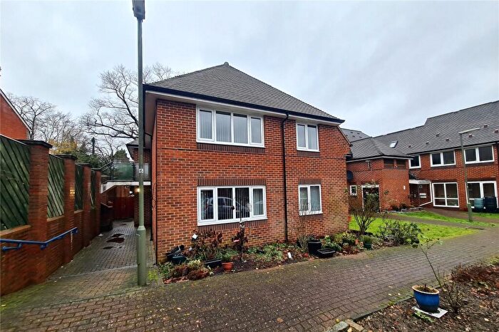 1 Bedroom Flat For Sale In Appley Drive, Camberley, Surrey, GU15