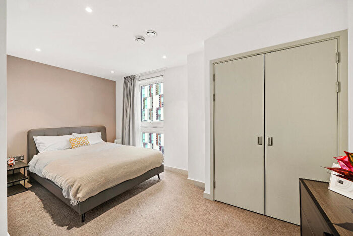 2 Bedroom Apartment To Rent In Mawes House, SE17