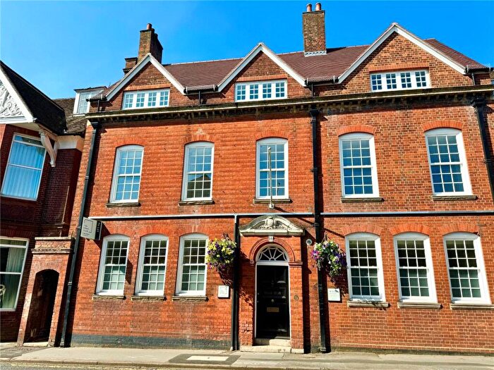 2 Bedroom Apartment To Rent In South Street, Farnham, Surrey, GU9