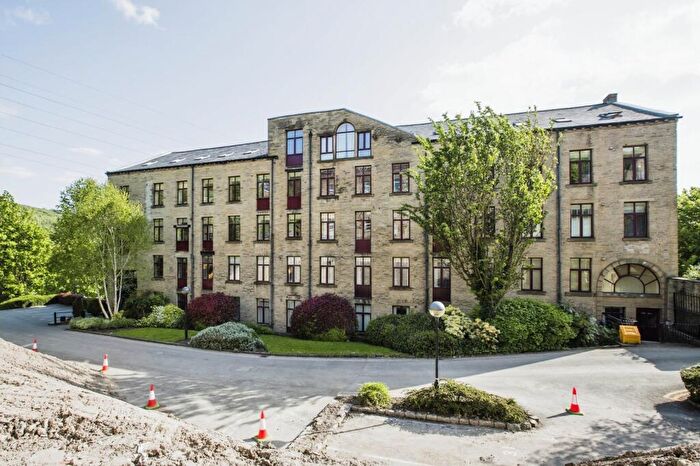 2 Bedroom Apartment For Sale In Garden Street North, Halifax, West Yorkshire, HX3