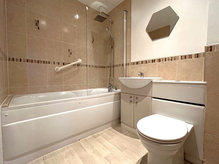 1 Bedroom Flat To Rent In While Road, Sutton Coldfield, West Midlands, B72