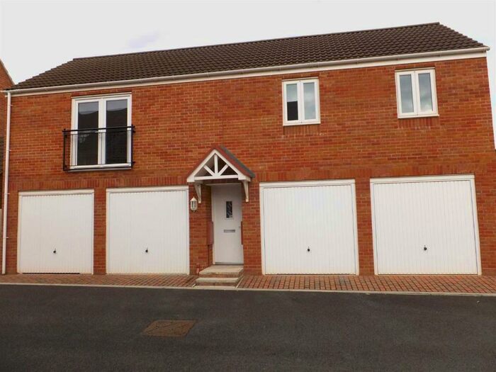 2 Bedroom Flat To Rent In Seymour Place, Frampton Cotterell, Bristol, BS36