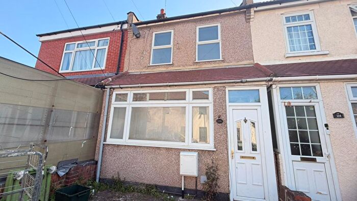 2 Bedroom Terraced House To Rent In Inglehurst Gardens, Ilford, IG4
