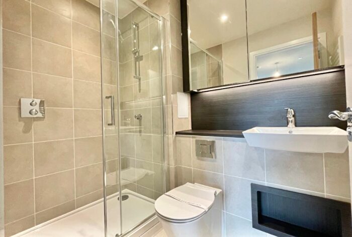 2 Bedroom Flat To Rent In Green Ferry Way, Walthamstow, E17