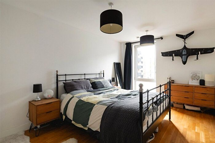 2 Bedroom Flat For Sale In Queensbridge Road, Adelaide Wharf, E2