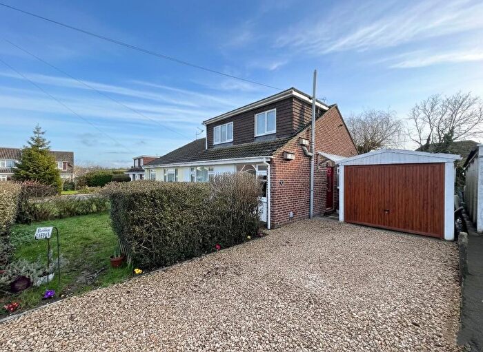4 Bedroom Semi Detached Bungalow For Sale In Lammas Close, Gillingham, SP8