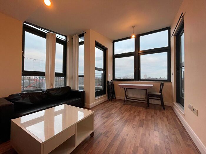 3 Bedroom Apartment To Rent In Rickman Drive, Birmingham, B15