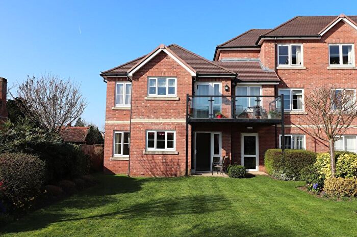 1 Bedroom Apartment For Sale In Pound Avenue, Stevenage, Hertfordshire, SG1