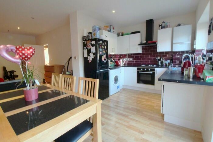 3 Bedroom End Of Terrace House To Rent In Cecil Road, Colindale, London, NW9