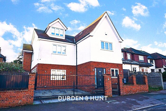 4 Bedroom Detached House For Sale In Mount Pleasant Road, Chigwell, IG7