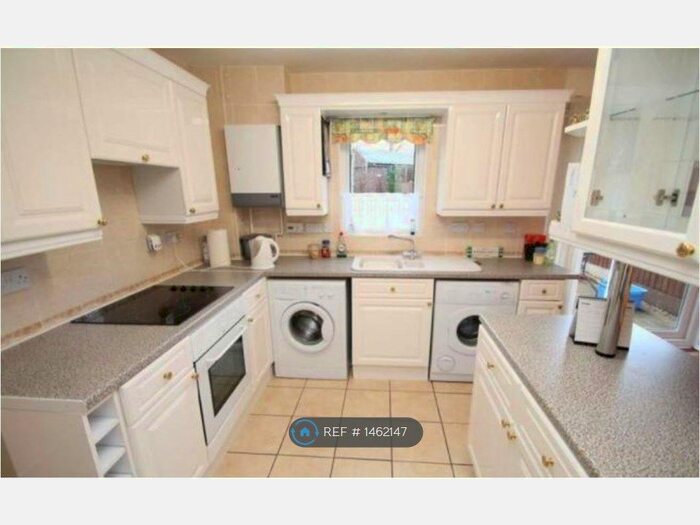 3 Bedroom Detached House To Rent In Clay Hill, Milton Keynes, MK8