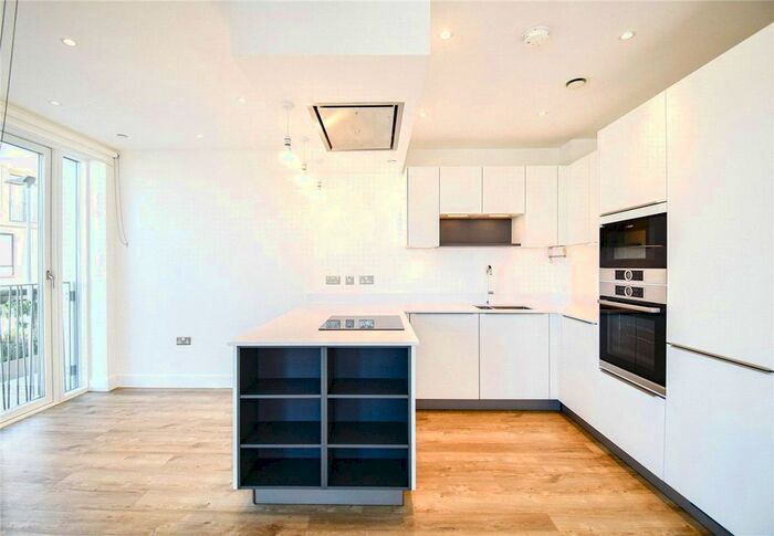 2 Bedroom Flat To Rent In The Oak Building, Rudduck Way, Cambridge, CB3