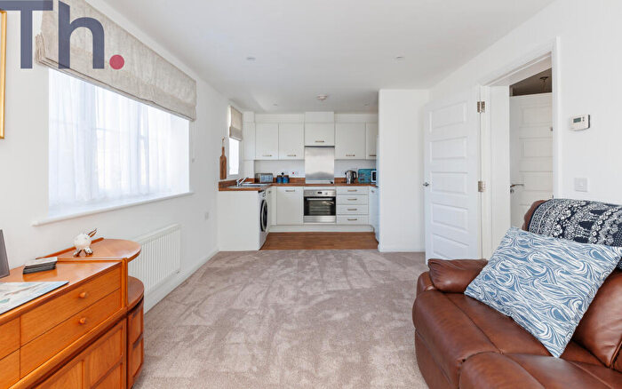 1 Bedroom Flat For Sale In Newport, Isle Of Wight, PO30