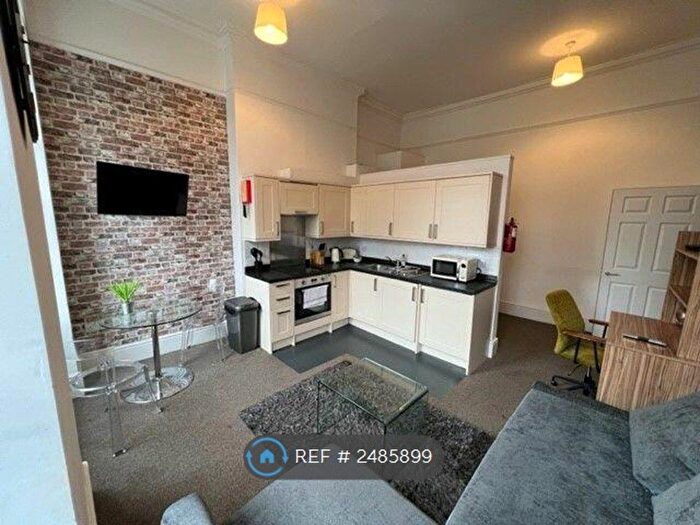 1 Bedroom Flat To Rent In Berkeley Square, Bristol, BS8