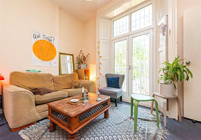 3 Bedroom Flat To Rent In Camden Road, Holloway, London, N7
