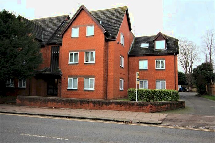 2 Bedroom Flat To Rent In Regents Court, Shakespeare Road, MK40