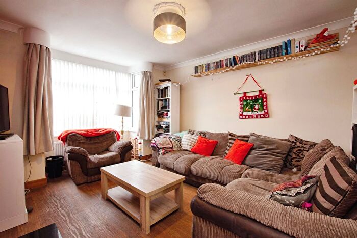 3 Bedroom Detached House For Sale In Ingram Road, Bulwell, Nottingham, NG6