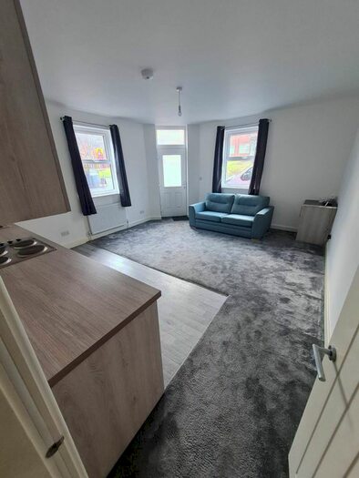 1 Bedroom Terraced House To Rent In Oldfield Lane, Leeds, LS12