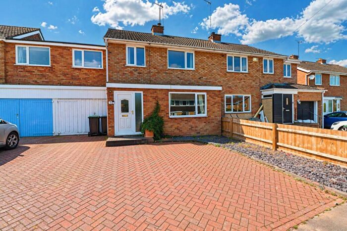 4 Bedroom Town House For Sale In Ashby Drive, Rushden, NN10