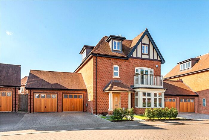 5 Bedroom Detached House For Sale In Laychequers Meadow, Taplow, Maidenhead, Buckinghamshire, SL6