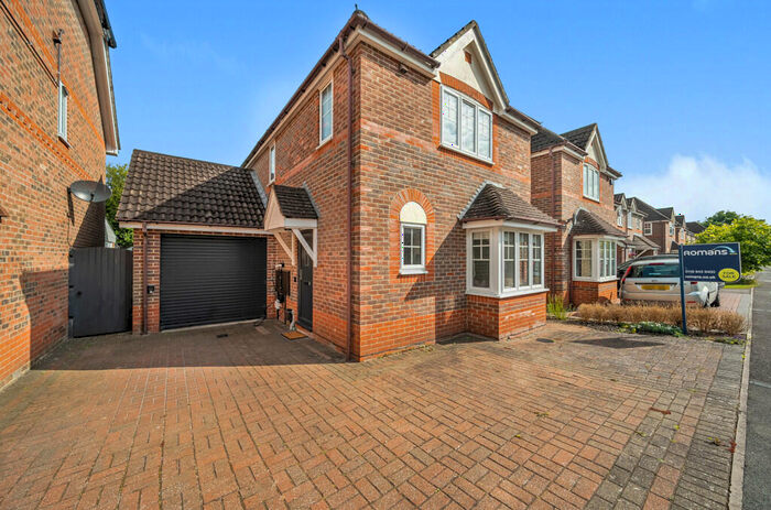 3 Bedroom Detached House For Sale In Mallard Way, Aldermaston, Reading, RG7