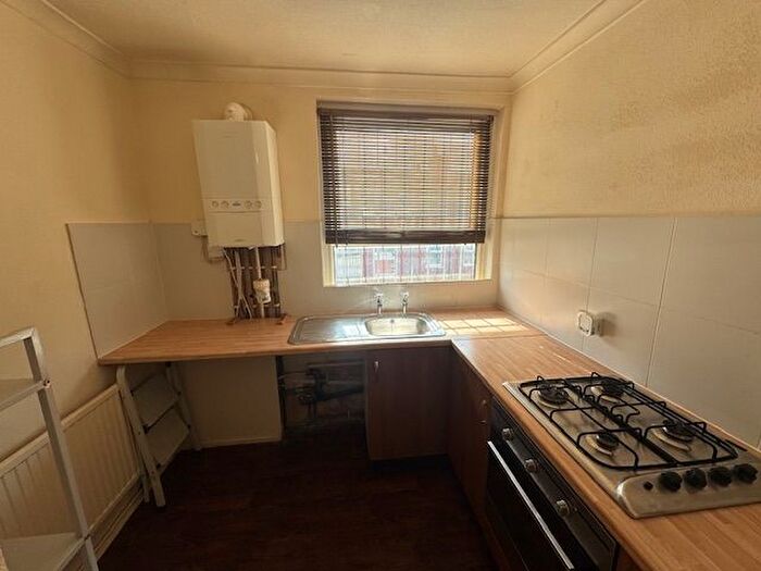 2 Bedroom Flat To Rent In Cross Green Avenue, Cross Green, Leeds, LS9