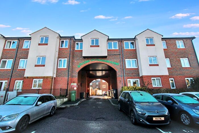 2 Bedroom Flat For Sale In Station Road, Warminster, Wiltshire, BA12