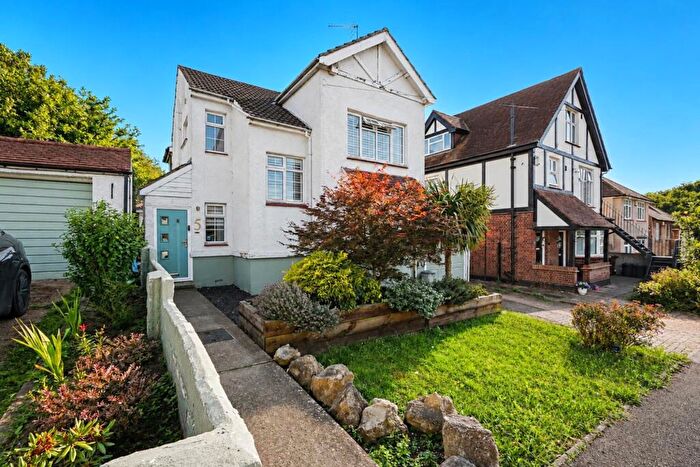 4 Bedroom Detached House For Sale In Southfields, Rochester, ME1