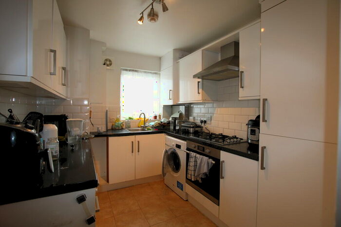 2 Bedroom Flat To Rent In Fleetwood Road, London, NW10