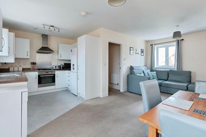 2 Bedroom House For Sale In Chard Lane, Ringwood, BH24