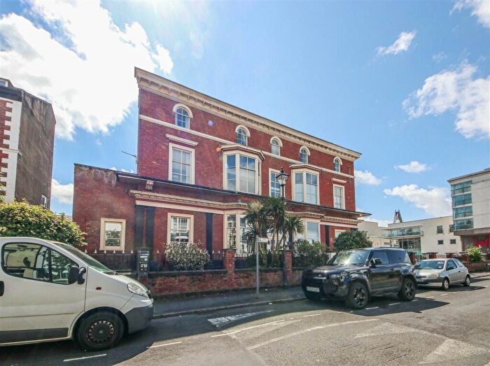 2 Bedroom Flat For Sale In Promenade, Southport, PR9