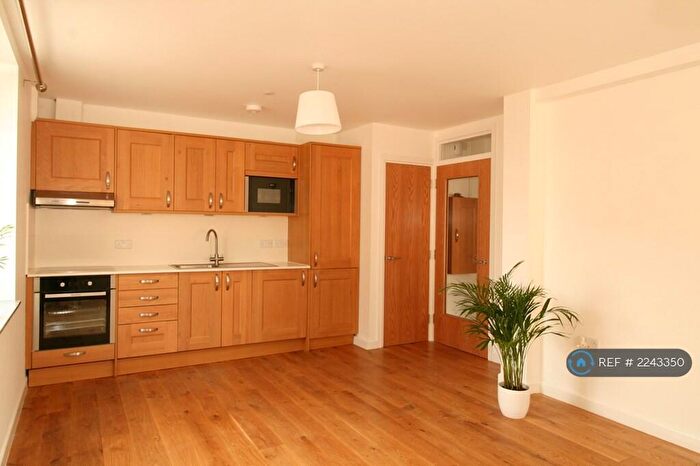 1 Bedroom Flat To Rent In St. Stephen Martyr, Bournemouth, BH2